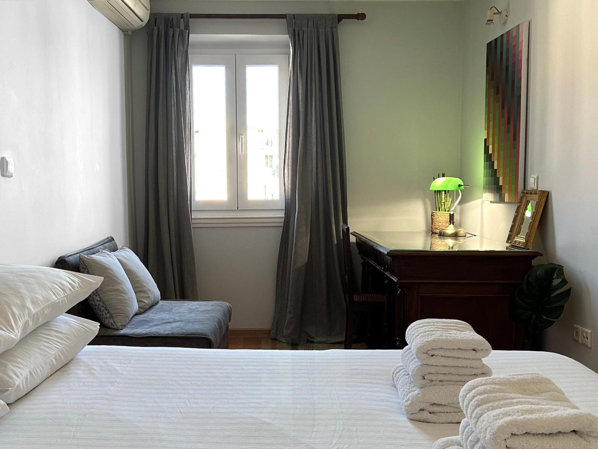 "San Giacomo Square Apt." In The Heart Of Old Town Corfu  Экстерьер фото