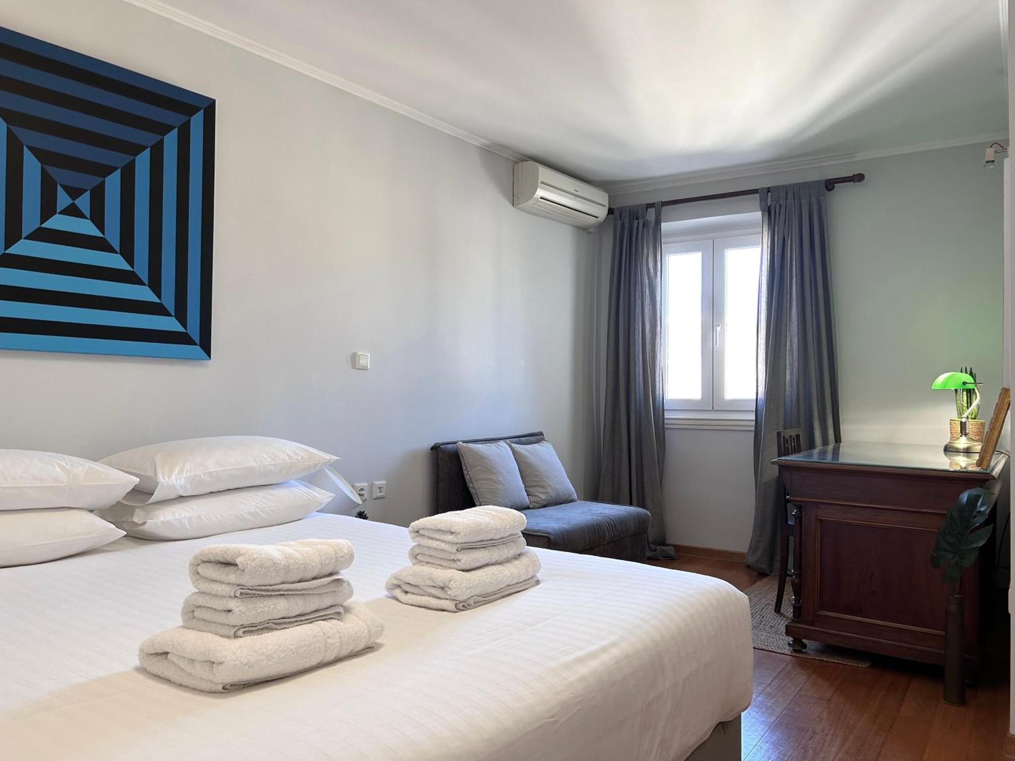 "San Giacomo Square Apt." In The Heart Of Old Town Corfu  Экстерьер фото