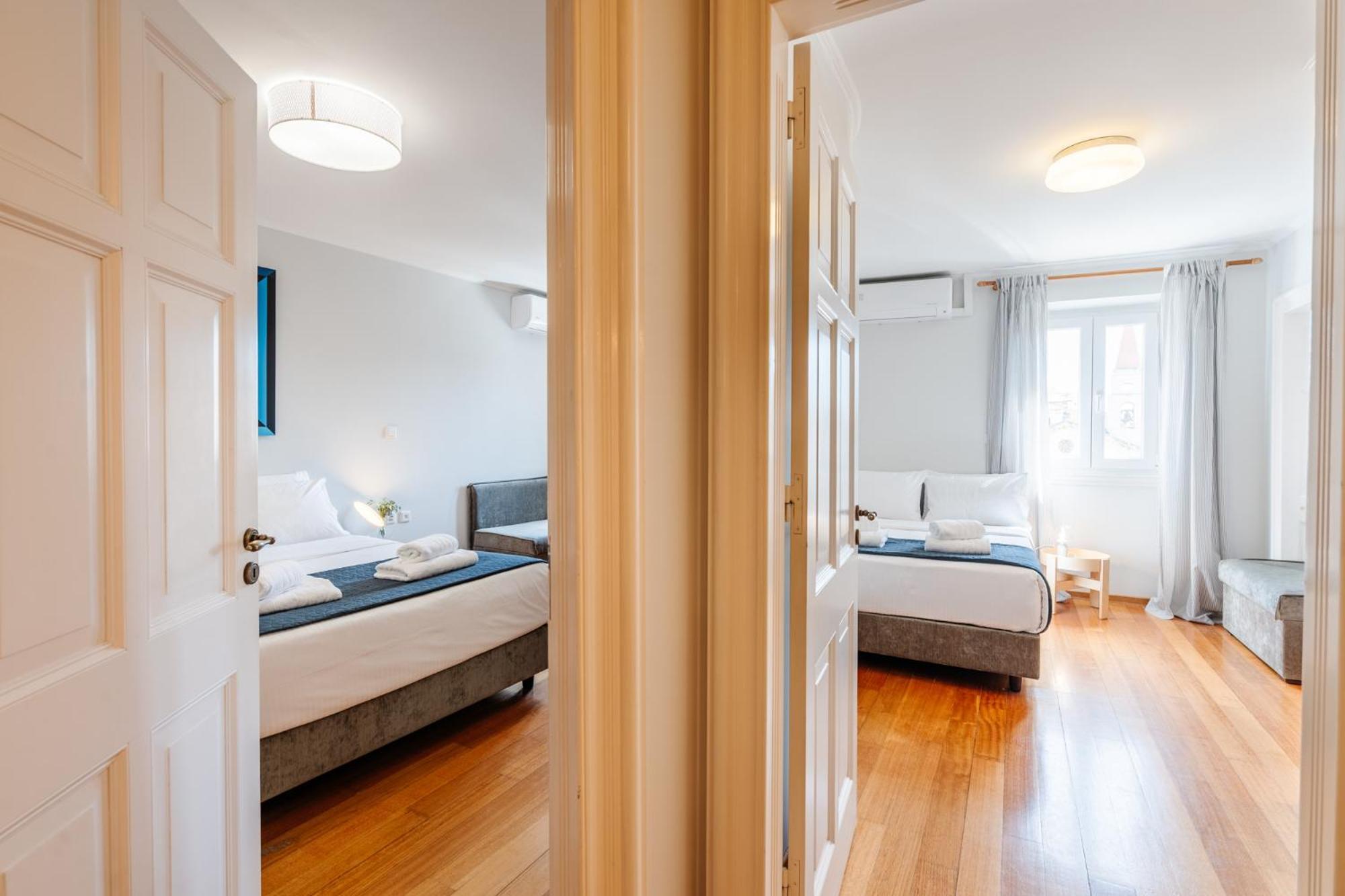 "San Giacomo Square Apt." In The Heart Of Old Town Corfu  Экстерьер фото