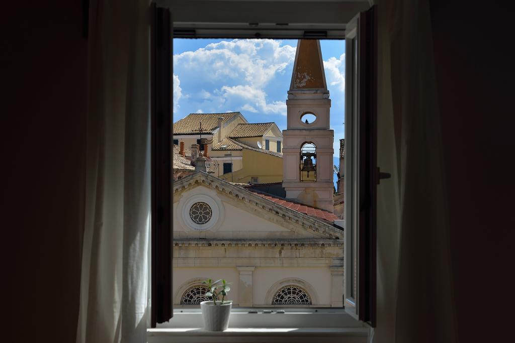 "San Giacomo Square Apt." In The Heart Of Old Town Corfu  Экстерьер фото